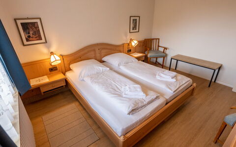 Sonnenbühl: Costruzione, Mobilia, Proprietà, Comfort, Telaio Del Letto, Cornice, Legna, Tessile, Letto, Cuscino