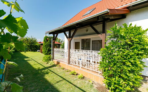 Pergola: Pianta, Proprietà, Cielo, Costruzione, Finestra, Verde, Shade, Villetta, Lotto, Erba