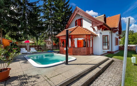 Ruby 1: Cielo, Pianta, Costruzione, Nube, Acqua, Albero, Piscina, Casa, Shade, Legna