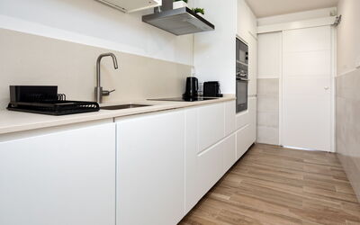 Javea Marmara Sunsea 186.5: Cabinetry, Proprietà, Lavello, Controsoffitto, Lavandino Della Cucina, Cucina Stufa, Cucina, Elettrodomestico Da Cucina, Legna, Interior Design
