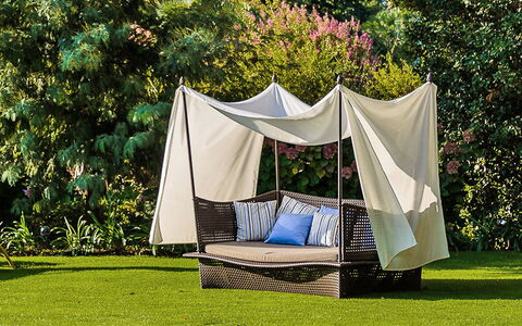 Giardino: Tenda, Albero, Erba, Shade, Baldacchino, Padiglione, Tempo Libero, Campeggio, Backyard