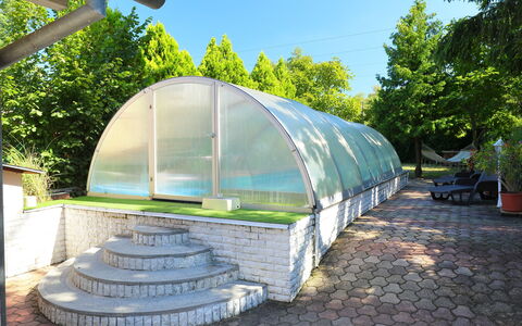 Chill: Pianta, Proprietà, Costruzione, Cielo, Albero, Shade, Architettura, Biome, Immobiliare, Paesaggio