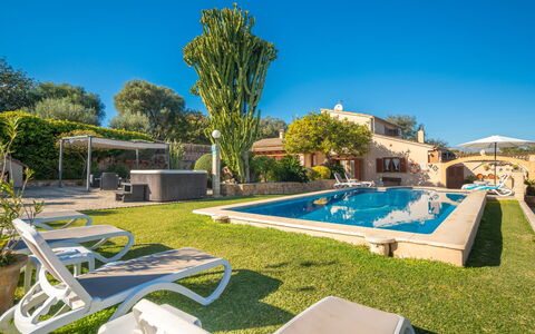 Ca Na Guerrera: Piscina, Zona Residenziale, Ricorrere, Estate, Hacienda, Villa, Eco Hotel, Landscaping, Ombrello, Mobili Da Esterno