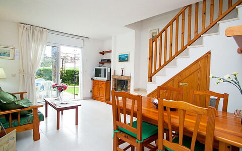 Montalt Vi: Camera, Mobilia, Proprietà, Costruzione, Interior Design, Casa, Pavimento, Tavolo, Sala Da Pranzo, Immobiliare