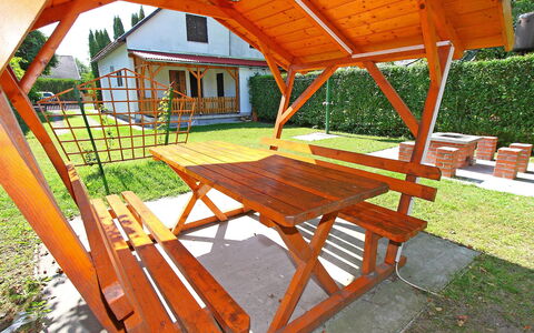 Francesco: Mobili Da Esterno, Mobilia, Tavolo, Sedia, Shade, Tavolo Esterno, Legna, Tempo Libero, Backyard, Padiglione