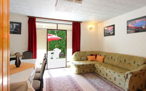 Francesco: Camera, Mobilia, Proprietà, Interior Design, Costruzione, Soggiorno, Casa, Immobiliare, Soffitto, Casa
