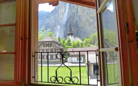 Grosshorn: Costruzione, Proprietà, Finestra, Legna, Interior Design, Illuminazione, Shade, Architettura, Parete