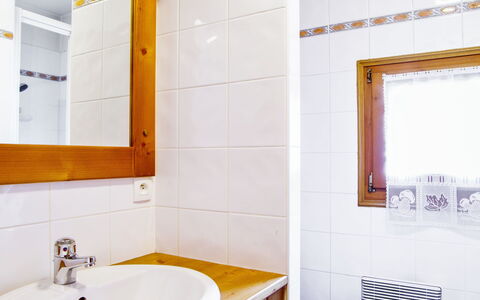 Les Capucins: Specchio, Rubinetto, Idraulico Fixture, Lavello, Proprietà, Fotografia, Lavandino Del Bagno, Mobiletto Del Bagno, Bagno, Costruzione
