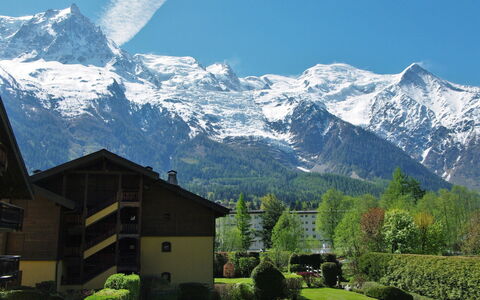Les Capucins: Montagna, Cielo, Pianta, Giorno, Neve, Nube, Ecoregione, Verde, Paesaggio Naturale, Highland