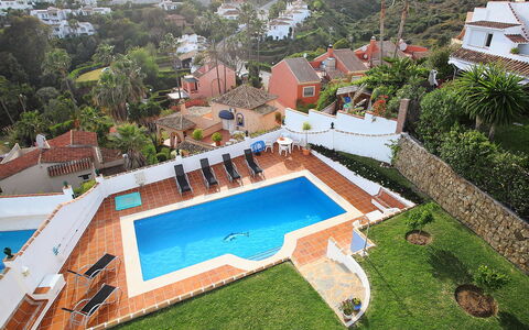 Villa Cielo: Acqua, Proprietà, Pianta, Piscina, Costruzione, Albero, Urban Design, Località Balneare, Tempo Libero, Immobiliare
