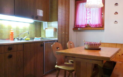 Memory: Camera, Mobilia, Proprietà, Interior Design, Cucina, Costruzione, Cabinetry, Casa, Tenda, Pavimento