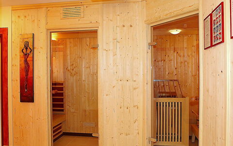Mayrhofen 700: Proprietà, Legna, Porta, Color Legno, Pavimento, Pavimentazione, Latifoglie, Vernice, Soffitto