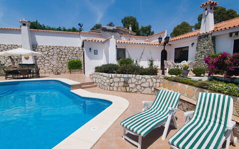 Salto del Monte: Proprietà, Costruzione, Piscina, Casa, Immobiliare, Casa, Villa, Estate, Zona Residenziale, Vacanza