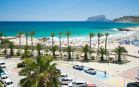 Pla del Mar: Acqua, Cielo, Risorse Idriche, Pianta, Azzurro, Paesaggio Naturale, Albero, Spiaggia, Costiera E Morfologie Oceanic, Lago