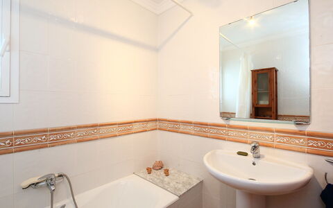 Pla del Mar: Bagno, Proprietà, Camera, Interior Design, Rubinetto, Piastrella, Vasca Da Bagno, Parete, Costruzione, Casa