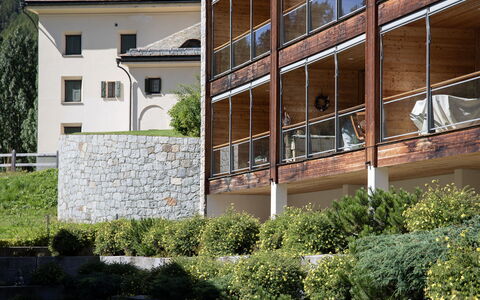 Residenz Cresta Kulm B26: Erba, Legna, Casa, Villetta, Tetto, Arbusto, Casa, Raccordo, Lotto