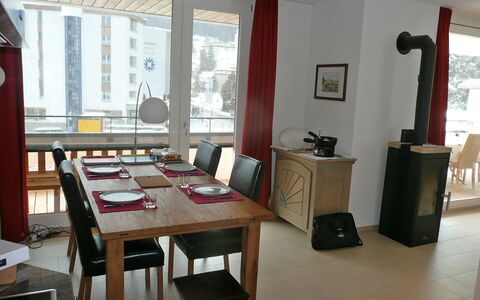 Promenade Wohnung 21: Camera, Proprietà, Costruzione, Mobilia, Tavolo, Interior Design, Pavimento, Casa, Sala Da Pranzo, Immobiliare