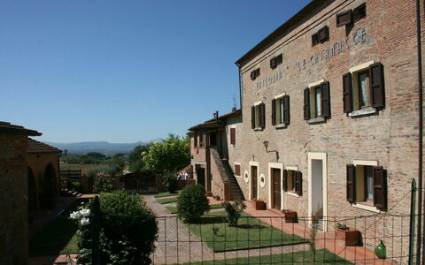 Fattoria le Chianacce: Proprietà, Costruzione, Casa, Cittadina, Zona Residenziale, Quartiere, Casa, Immobiliare, Architettura, Estate