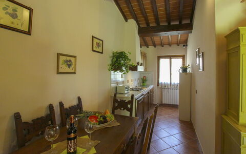 Le Balze: Mobilia, Interior Design, Pavimentazione, Soffitto, Cucina & Sala Da Pranzo Tavolo, Tavolo, Pavimento, Camera, Sala Da Pranzo, Sedia