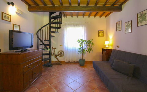 Le Balze: Pavimentazione, Interior Design, Mobilia, Pavimento, Legna, Camera, Soffitto, Illuminazione, Soggiorno, Appartamento