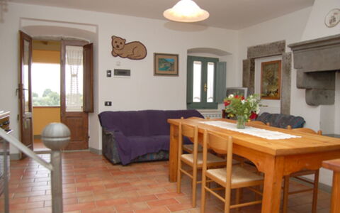 La Greppia: Camera, Proprietà, Mobilia, Costruzione, Pavimento, Casa, Interior Design, Tavolo, Sala Da Pranzo, Immobiliare