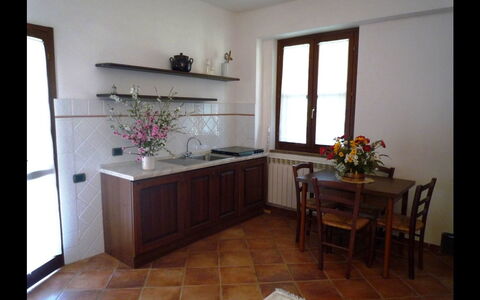 Nonno Tobia: Camera, Proprietà, Costruzione, Pavimento, Mobilia, Casa, Interior Design, Latifoglie, Immobiliare, Casa