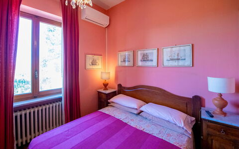 Casa Grion: Interior Design, Parete, Mobilia, Camera Da Letto, Letto, Lenzuolo, Tessile, Biancheria, Pavimento, Camera