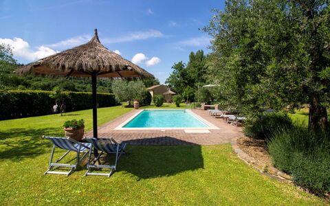 La Casa di Pino: Piscina, Ricorrere, Giardino, Eco Hotel, Mobili Da Esterno, Terme, Giochi D'Acqua, Shade, Estate, Landscaping