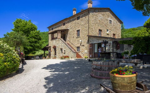 Casale Aiola: Area Rurale, Villetta, Villaggio, Estate, Landscaping, Driveway, Agriturismo, Paesino Di Montagna, Villa, Eco Hotel