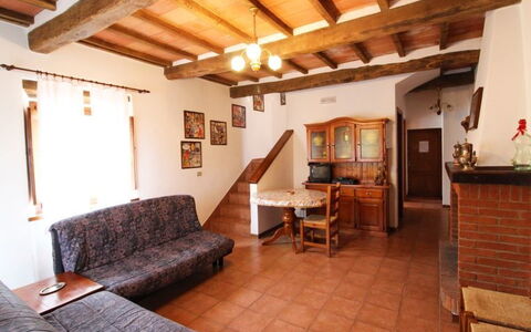 Casale Aiola: Proprietà, Camera, Costruzione, Casa, Immobiliare, Soffitto, Mobilia, Loft, Interior Design, Pavimento