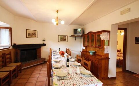 Casale Aiola: Camera, Proprietà, Costruzione, Interior Design, Soffitto, Sala Da Pranzo, Mobilia, Casa, Immobiliare, Ristorante
