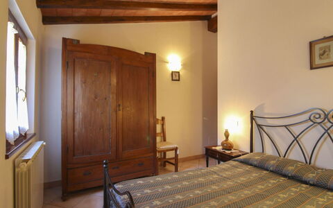 Il Viaggiolo: Mobilia, Interior Design, Parete, Letto, Pavimentazione, Camera Da Letto, Legna, Pavimento, Soffitto, Camera