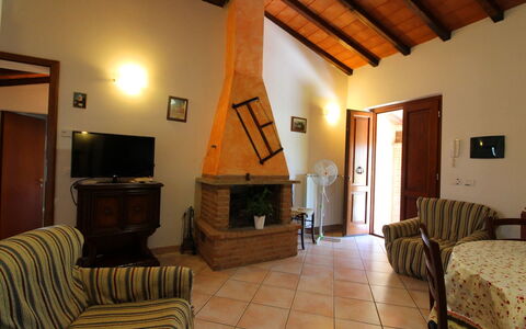 Il Viaggiolo: Camera, Proprietà, Mobilia, Costruzione, Interior Design, Soggiorno, Casa, Soffitto, Immobiliare, Fascio