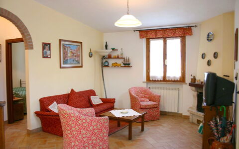 Podere San Bono: Camera, Proprietà, Mobilia, Costruzione, Soggiorno, Interior Design, Casa, Pavimento, Immobiliare, Architettura