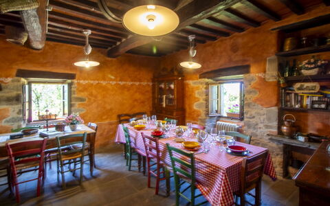Torre di Vignale: Mobilia, Tavolo, Cucina & Sala Da Pranzo Tavolo, Sedia, Ristorante, Sala Da Pranzo, Eco Hotel, Color Legno, Agriturismo, Tavolino Da Caffè