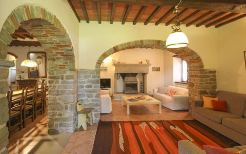 Casale Lorenzo: Mobilia, Interior Design, Parete, Pavimentazione, Soffitto, Camera, Pavimento, Tavolo, Sedia, Soggiorno
