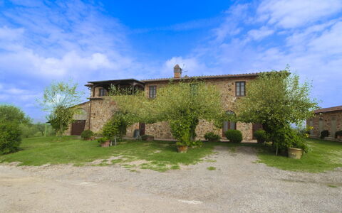 Casa Bella: Giardino, Villetta, Agriturismo, Shade, Landscaping, Estate, Cortile, Backyard, Muro ​​Di Pietra, Hacienda
