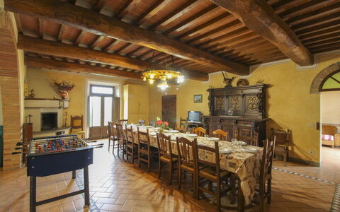 Casa Bella: Mobilia, Parete, Tavolo, Interior Design, Legna, Pavimentazione, Sedia, Cucina & Sala Da Pranzo Tavolo, Soffitto, Sala Da Pranzo