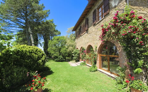 Villa Verniana: Arbusto, Giardino, Casa, Estate, Villetta, Hacienda, Landscaping, Cortile, Brick