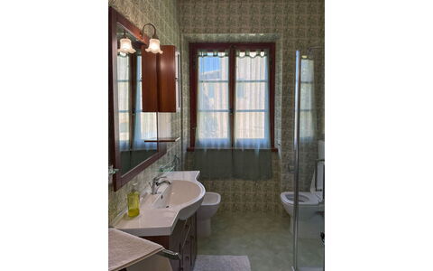 Villa Verniana: Interior Design, Idraulico Fixture, Lavandino Del Bagno, Pavimentazione, Pavimento, Lavello, Bagno, Idraulico, Rubinetto, Camera