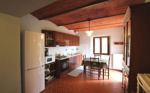 Agriturismo Arcobaleno: Camera, Proprietà, Costruzione, Mobilia, Pavimento, Casa, Cucina, Interior Design, Latifoglie, Soffitto