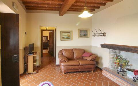Agriturismo Arcobaleno: Mobilia, Interior Design, Pavimentazione, Parete, Pavimento, Legna, Soffitto, Camera, Illuminazione, Soggiorno