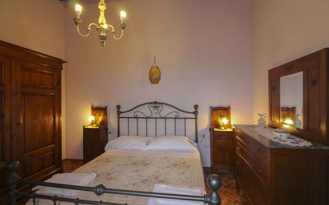 Agriturismo Ca di Vestro: Mobilia, Interior Design, Camera Da Letto, Letto, Legna, Pavimentazione, Pavimento, Soffitto, Camera, Cassetto