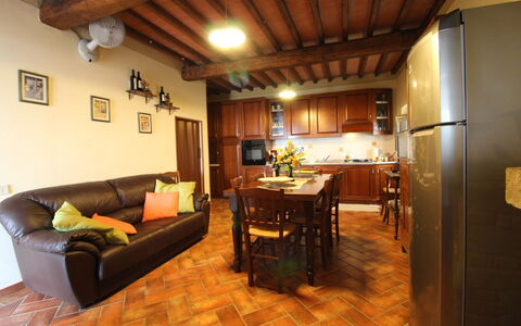 Agriturismo Ca di Vestro: Camera, Proprietà, Costruzione, Interior Design, Mobilia, Soggiorno, Pavimento, Casa, Immobiliare, Latifoglie