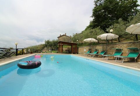 Agriturismo Ca di Vestro: Acqua, Costruzione, Cielo, Pianta, Piscina, Località Balneare, Nube, Casa, Albero, Sedia