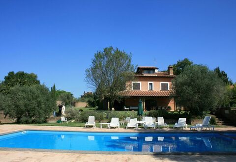 Villa Iris: Cielo, Acqua, Costruzione, Pianta, Proprietà, Finestra, Albero, Casa, Piscina, Lotto