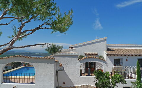 Esperanza: Proprietà, Casa, Casa, Costruzione, Immobiliare, Architettura, Albero, Tetto, Zona Residenziale, Cielo