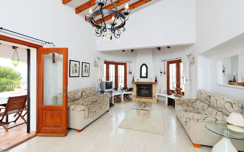 Esperanza: Proprietà, Camera, Soffitto, Interior Design, Costruzione, Soggiorno, Mobilia, Casa, Pavimento, Immobiliare