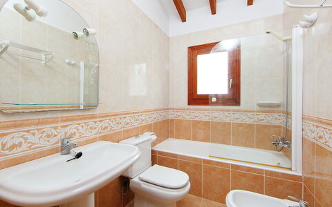 Esperanza: Bagno, Proprietà, Camera, Interior Design, Architettura, Costruzione, Parete, Rubinetto, Immobiliare, Casa