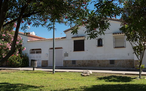 Sagenta: Casa, Proprietà, Architettura, Costruzione, Casa, Immobiliare, Albero, Facciata, Cielo, Estate